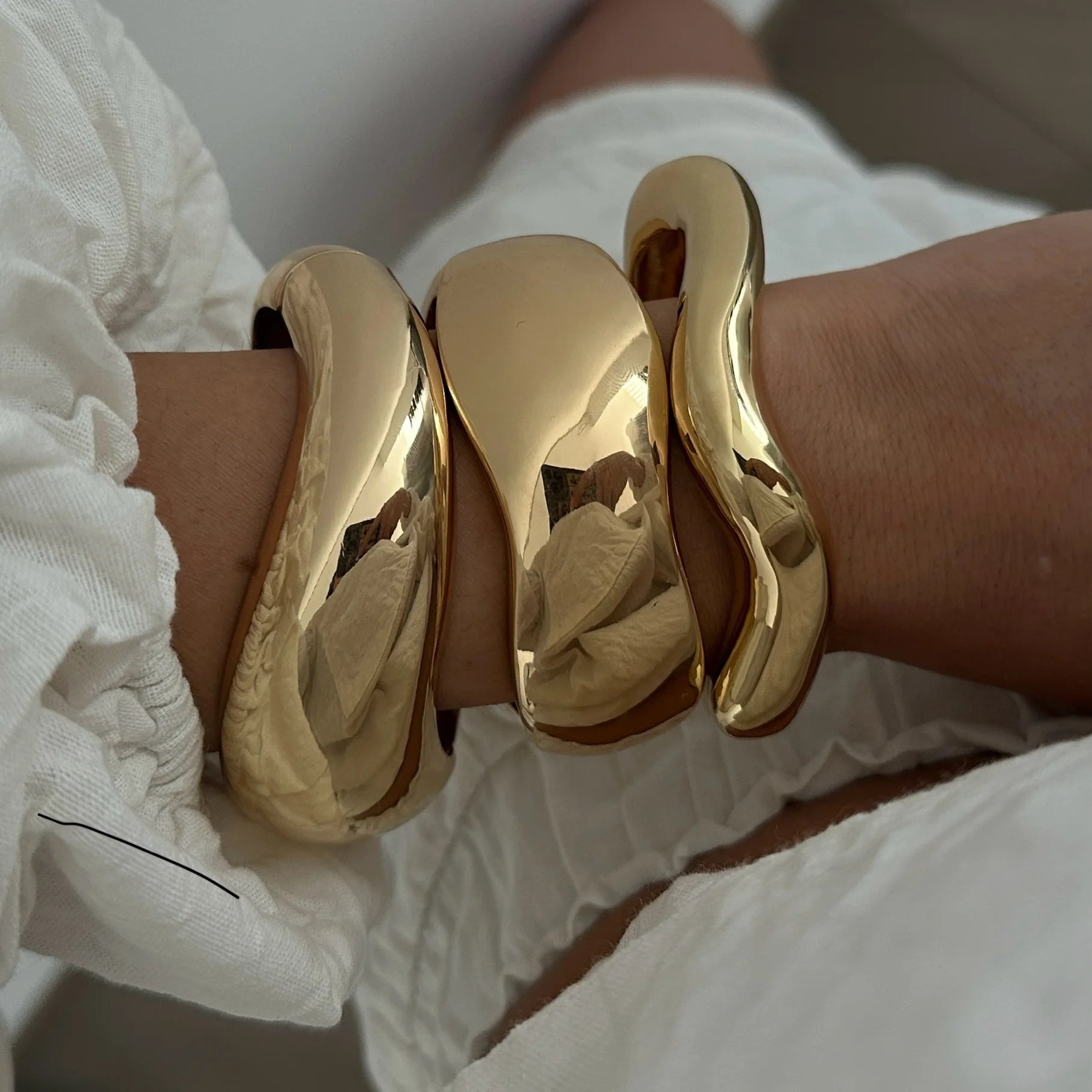 Hip Hop Water Drop Cuff Wide Bangles Vintage Punk Gold Silver Color Geometric Spring Bangles Women Bracelets Men Jewelry