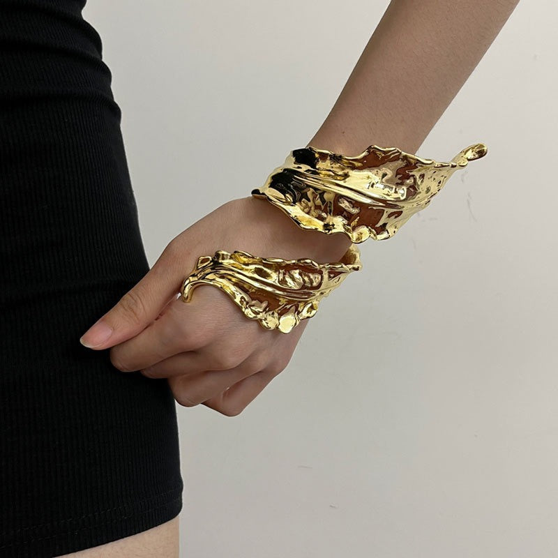 Retro gold leaf spiral wound open bracelet for women delicate metal leaf bracelet